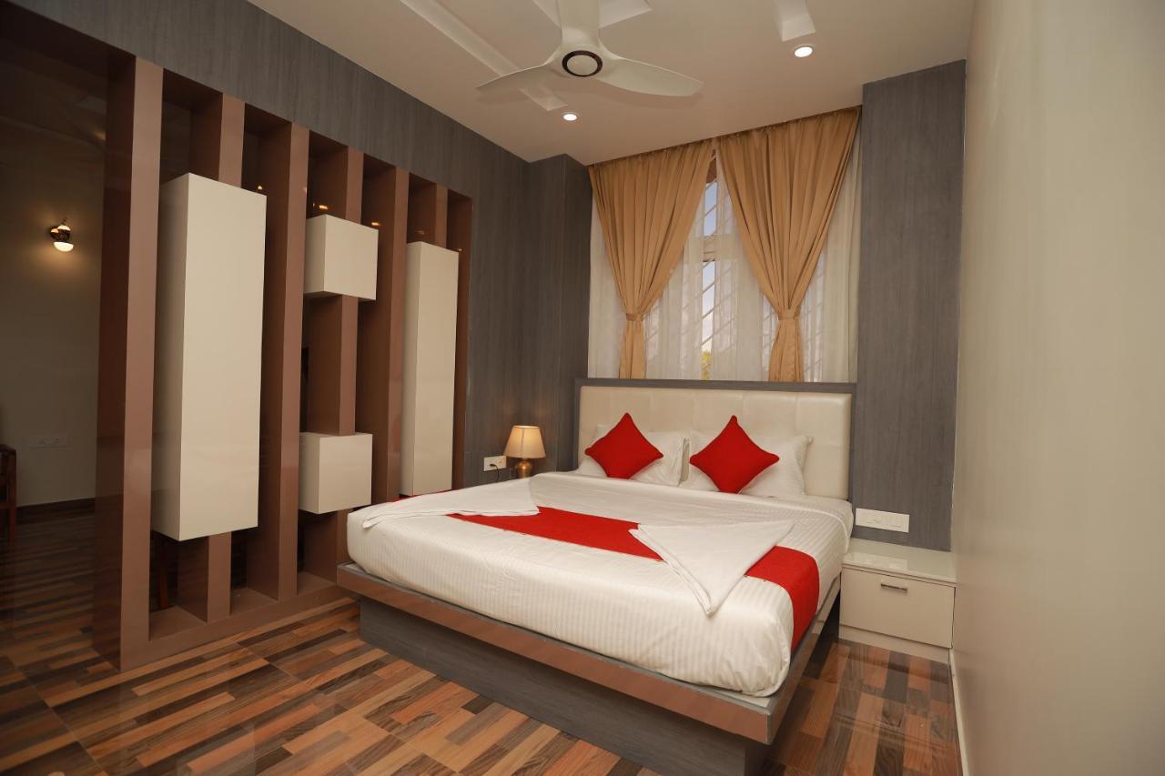 Sree Bharat Residency Hotel Alāndurai Exterior photo