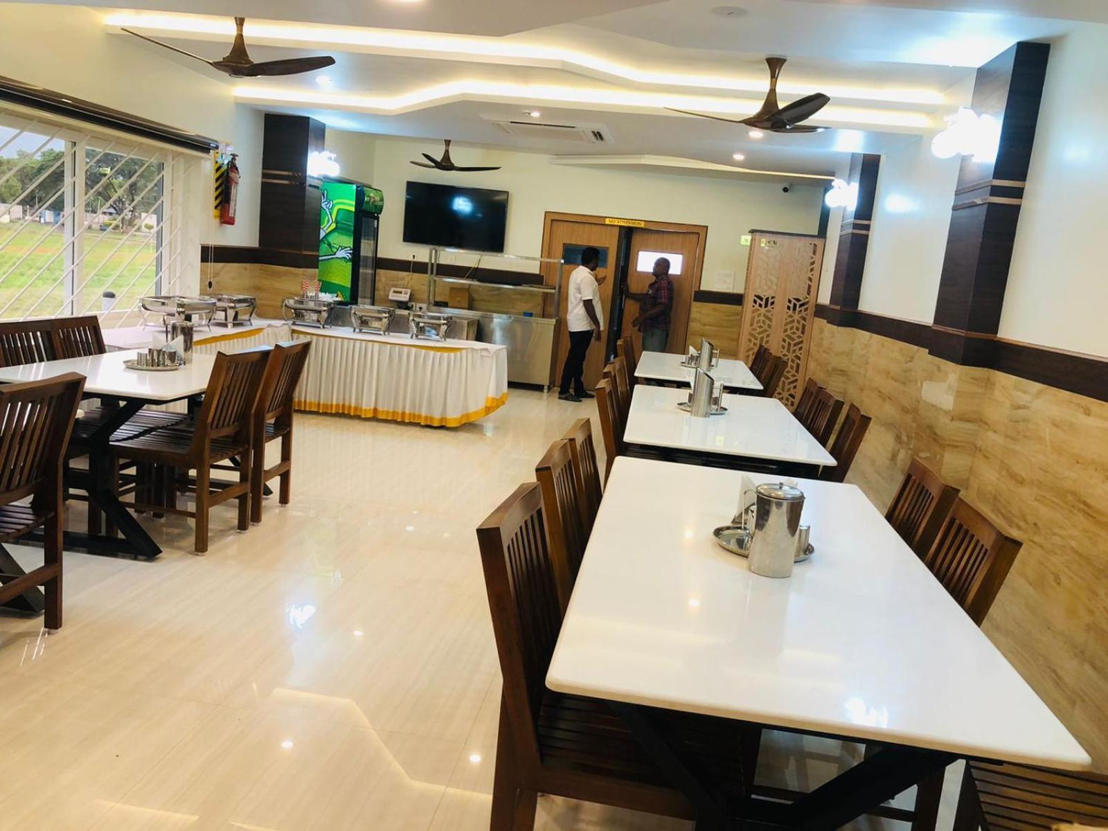 Sree Bharat Residency Hotel Alāndurai Exterior photo
