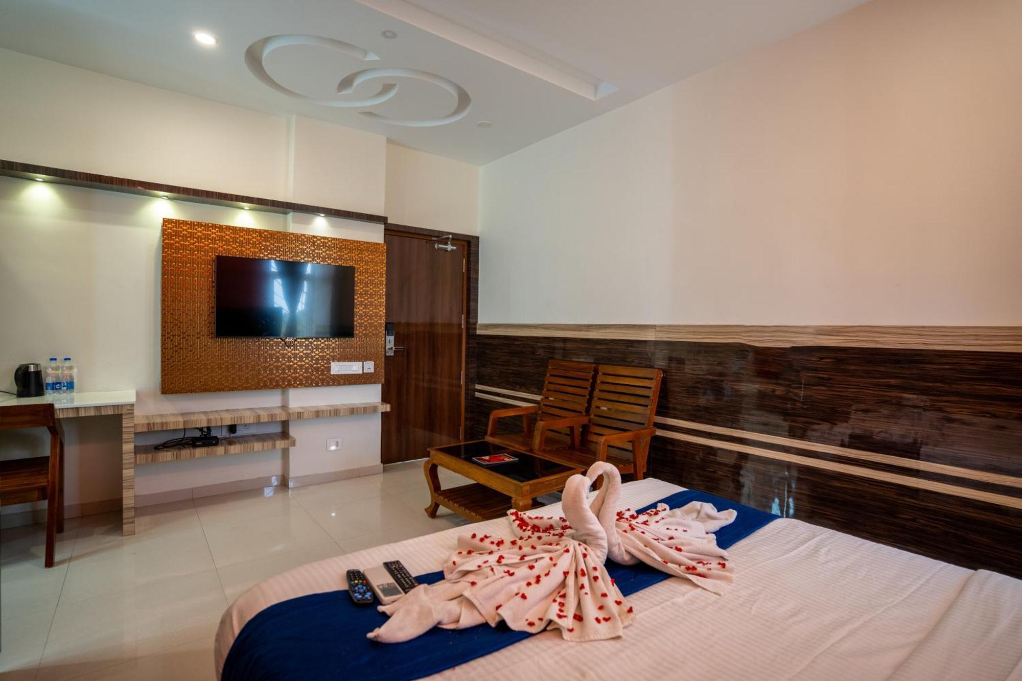 Sree Bharat Residency Hotel Alāndurai Exterior photo