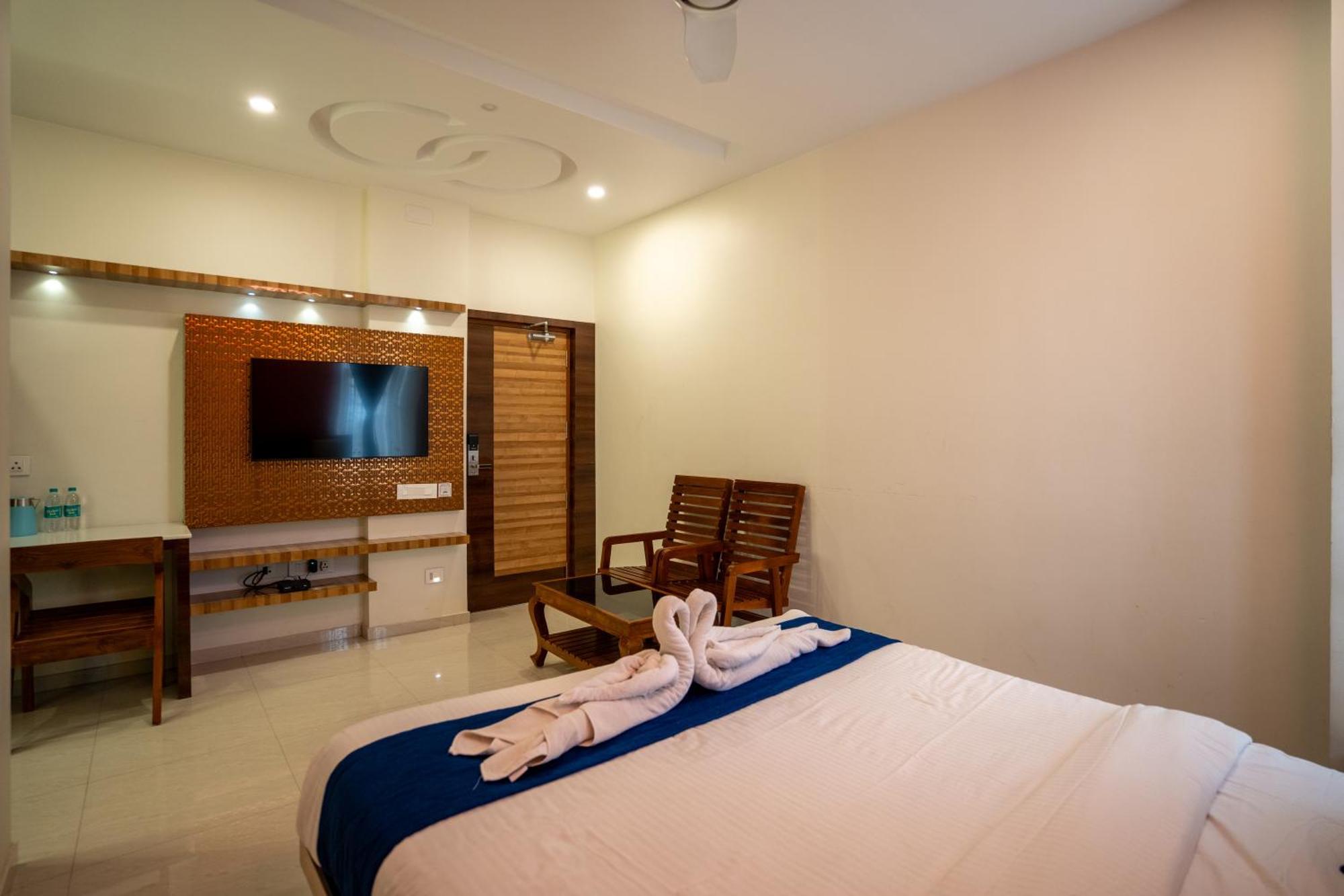 Sree Bharat Residency Hotel Alāndurai Exterior photo