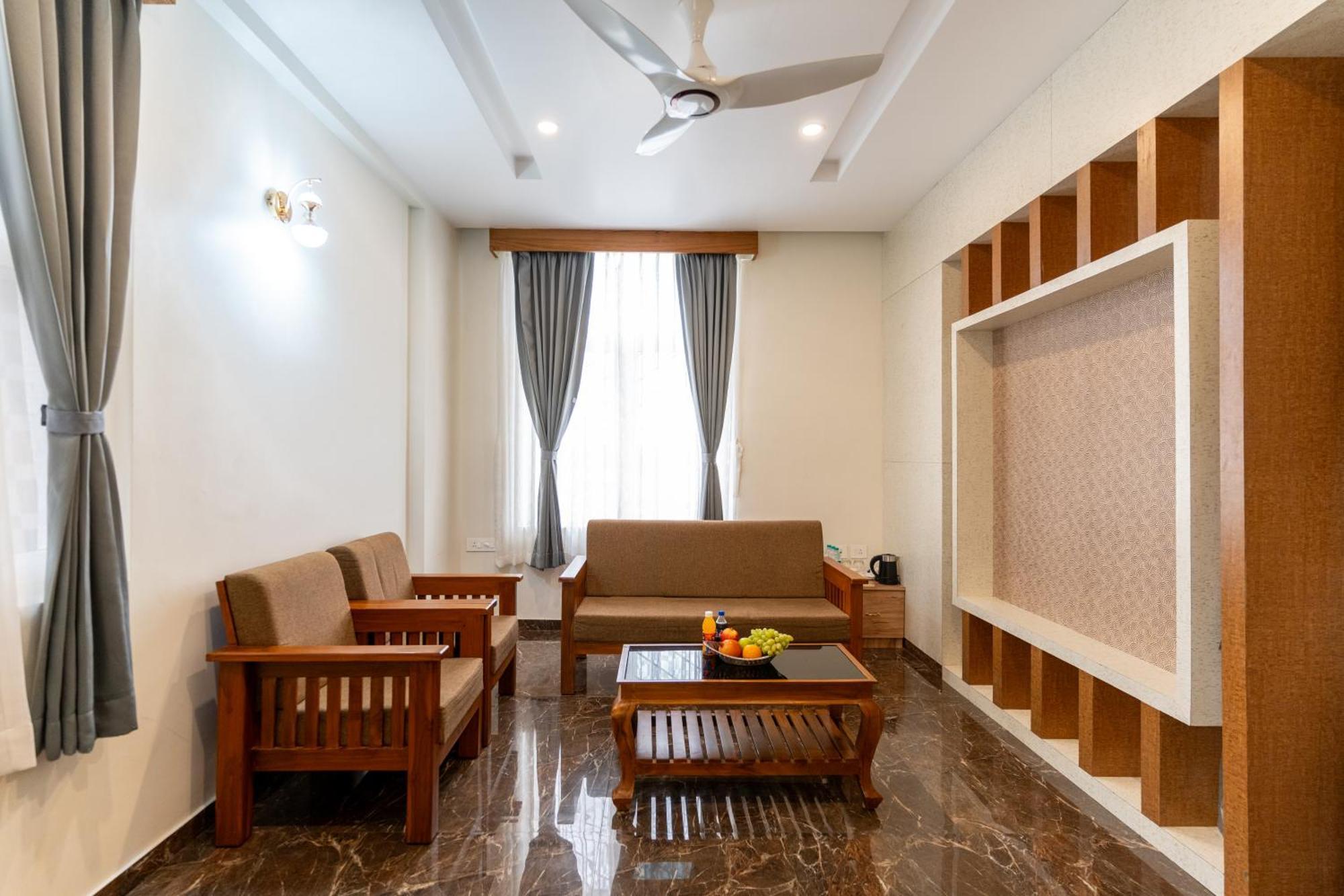 Sree Bharat Residency Hotel Alāndurai Exterior photo
