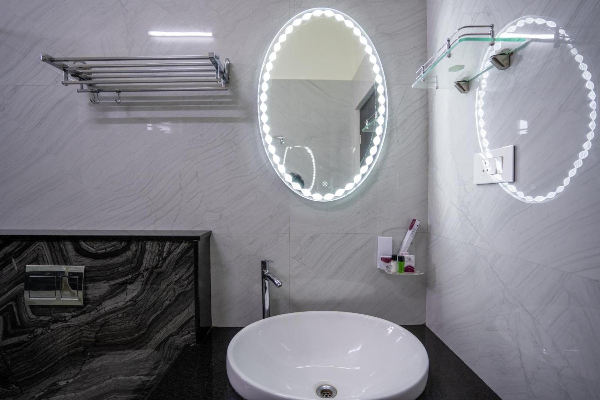 Sree Bharat Residency Hotel Alāndurai Exterior photo