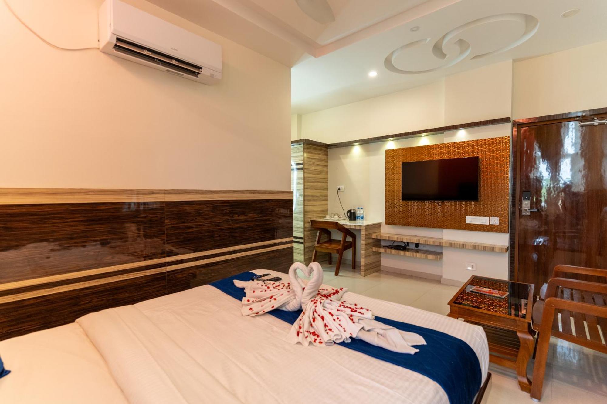 Sree Bharat Residency Hotel Alāndurai Exterior photo
