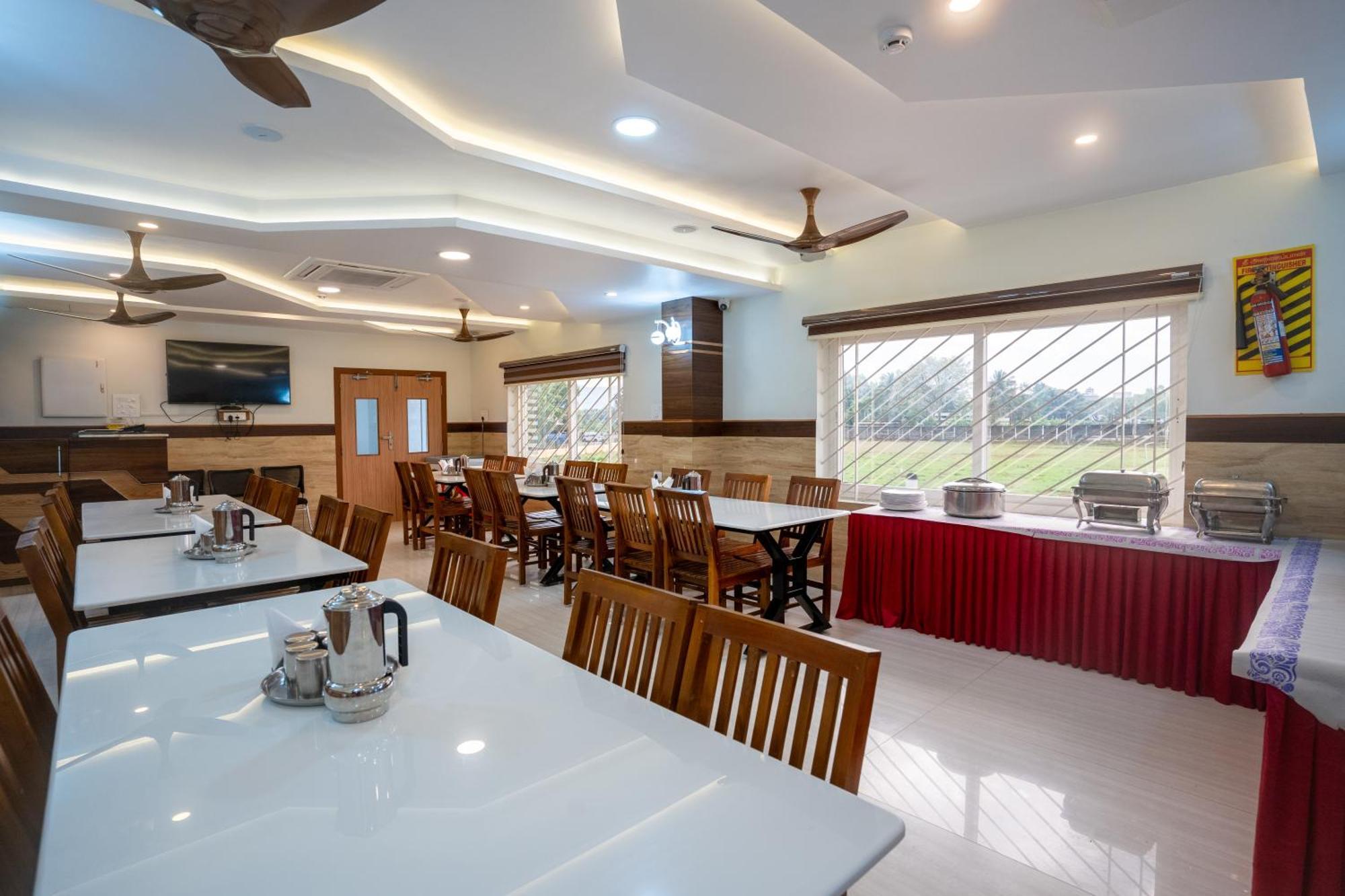 Sree Bharat Residency Hotel Alāndurai Exterior photo