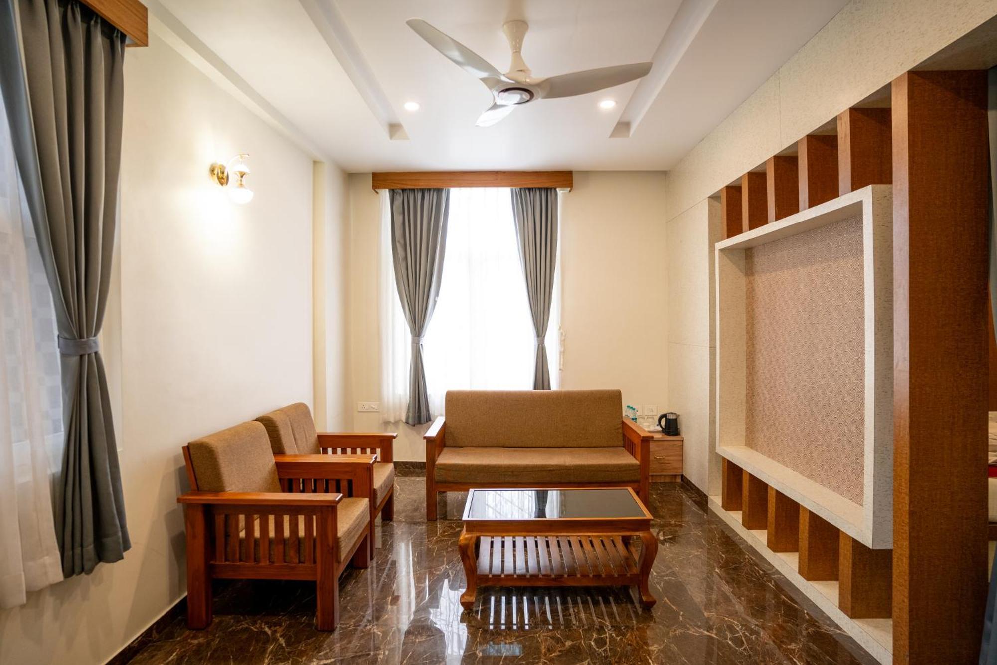 Sree Bharat Residency Hotel Alāndurai Exterior photo