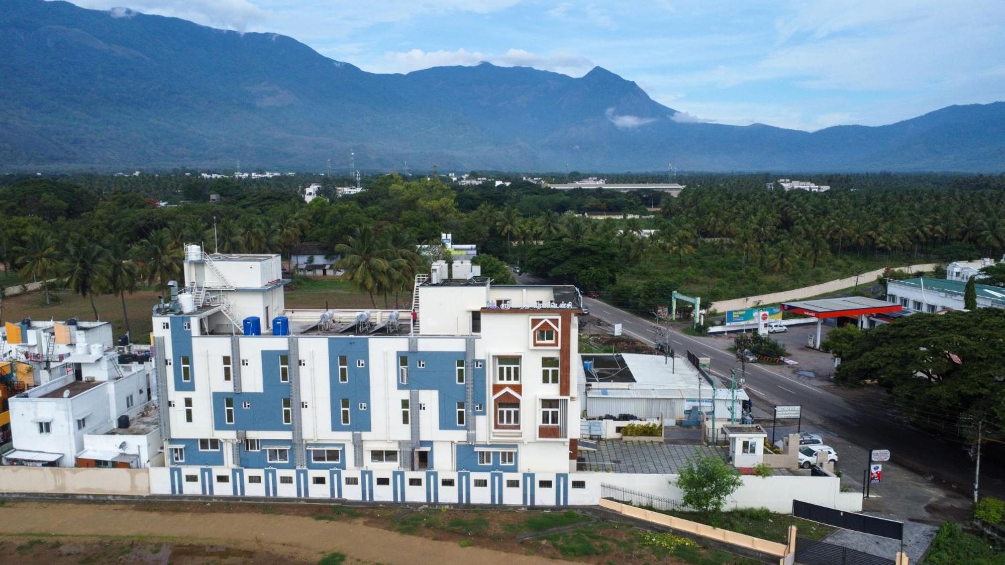 Sree Bharat Residency Hotel Alāndurai Exterior photo